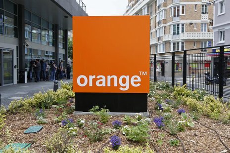The logo of France Telecom's unit Orange is seen at the company's headquarters in Paris, June 17 2013. REUTERS/Charles Platiau The logo of France Telecom's unit Orange is seen at the company's headquarters in Paris, June 17 2013. REUTERS/Charles Platiau