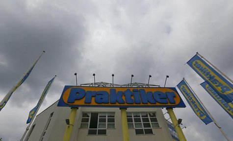Clouds are pictured above the entrance of German do-it-yourself retailer Praktiker in Kolbermoor near Rosenheim July 11, 2013. REUTERS/Micha Clouds are pictured above the entrance of German do-it-yourself retailer Praktiker in Kolbermoor near Rosenheim July 11, 2013. REUTERS/Micha