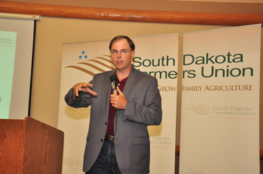 S.D. Public Utilities Commission Vice Chairman Chris Nelson discusses grain transaction laws at a meeting in Chamberlain July 17 (SDFU Photo) S.D. Public Utilities Commission Vice Chairman Chris Nelson discusses grain transaction laws at a meeting in Chamberlain July 17 (SDFU Photo)