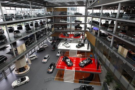 Mercedes-Benz cars are displayed in a dealership of German car manufacturer Daimler in Munich May 17, 2013. Picture taken May 17. Mercedes-Benz cars are displayed in a dealership of German car manufacturer Daimler in Munich May 17, 2013. Picture taken May 17.