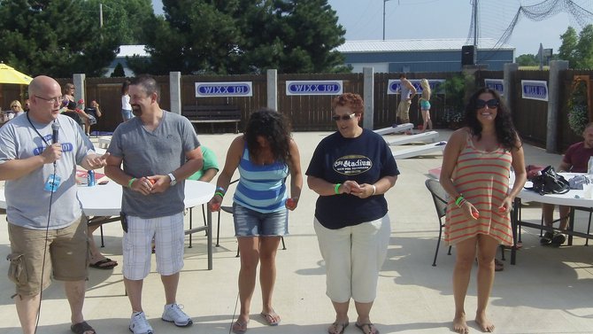 Otis and contestants...