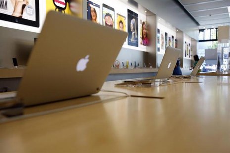 MacBook Air laptops are pictured on display at an Apple Store in Pasadena July 22, 2013.REUTERS/Mario Anzuoni MacBook Air laptops are pictured on display at an Apple Store in Pasadena July 22, 2013.REUTERS/Mario Anzuoni