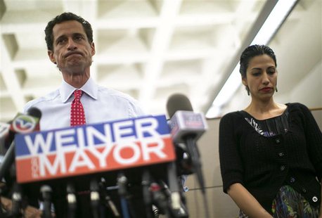 New York mayoral candidate Anthony Weiner and his wife Huma Abedin attend a news conference in New York, July 23, 2013. REUTERS/Eric Thayer New York mayoral candidate Anthony Weiner and his wife Huma Abedin attend a news conference in New York, July 23, 2013. REUTERS/Eric Thayer