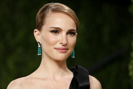 Natalie Portman at the 2013 Vanity Fair Oscars Party in West Hollywood, California February 24, 2013. REUTERS/Danny Moloshok Natalie Portman at the 2013 Vanity Fair Oscars Party in West Hollywood, California February 24, 2013. REUTERS/Danny Moloshok