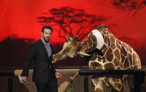 Actor Jason Sudeikis speaks next to a baby giraffe at the seventh annual Spike TV's "Guys Choice" awards in Culver City, California June 8, Actor Jason Sudeikis speaks next to a baby giraffe at the seventh annual Spike TV's "Guys Choice" awards in Culver City, California June 8,