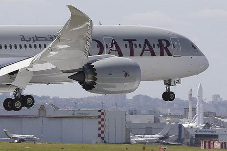 A Qatar Airways Boeing 787 Dreamliner lands at Le Bourget airport near Paris, June 16, 2013, one day before the 50th Paris Air Show. REUTERS A Qatar Airways Boeing 787 Dreamliner lands at Le Bourget airport near Paris, June 16, 2013, one day before the 50th Paris Air Show. REUTERS