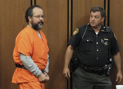 Ariel Castro (L), 53, enters the courtroom in Cleveland, Ohio July 26, 2013. REUTERS/Aaron Josefczyk Ariel Castro (L), 53, enters the courtroom in Cleveland, Ohio July 26, 2013. REUTERS/Aaron Josefczyk