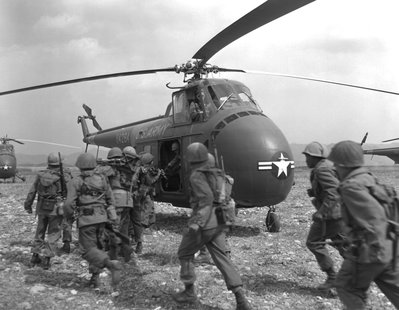 Soldiers in the Korean War. Soldiers in the Korean War.