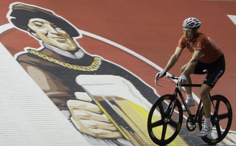 German cyclist Erik Zabel competes to win in the '98. Berliner Sechstagerennen 2009' (Six Day's Race) in Berlin, January 27, 2009. REUTERS/T German cyclist Erik Zabel competes to win in the '98. Berliner Sechstagerennen 2009' (Six Day's Race) in Berlin, January 27, 2009. REUTERS/T