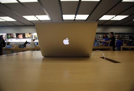 A MacBook Air laptop is pictured on display at an Apple Store in Pasadena, California July 22, 2013.REUTERS/Mario Anzuoni A MacBook Air laptop is pictured on display at an Apple Store in Pasadena, California July 22, 2013.REUTERS/Mario Anzuoni