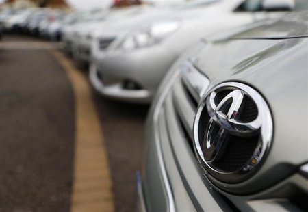 Toyota cars are lined up for sale on the forecourt of a Toyota dealer in Purley, south London, October 10, 2012. REUTERS/Andrew Winning Toyota cars are lined up for sale on the forecourt of a Toyota dealer in Purley, south London, October 10, 2012. REUTERS/Andrew Winning