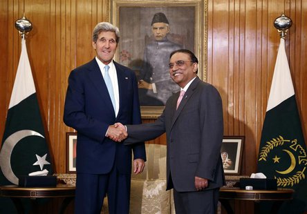 U.S. Secretary of State John Kerry (L) meets with Pakistan's President Asif Ali Zardari in Islamabad August 1, 2013. REUTERS/Jason Reed U.S. Secretary of State John Kerry (L) meets with Pakistan's President Asif Ali Zardari in Islamabad August 1, 2013. REUTERS/Jason Reed