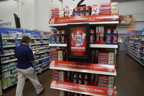 A customer shops at a Walmart Supercenter in Rogers, Arkansas June 6, 2013. REUTERS/Rick Wilking A customer shops at a Walmart Supercenter in Rogers, Arkansas June 6, 2013. REUTERS/Rick Wilking