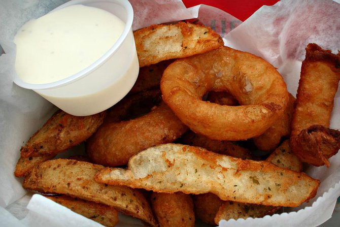 The onion rings even smell like brats!