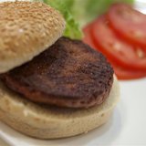 The world's first lab-grown beef burger is seen after it was cooked at a launch event in west London August 5, 2013. REUTERS/David Parry/poo The world's first lab-grown beef burger is seen after it was cooked at a launch event in west London August 5, 2013. REUTERS/David Parry/poo