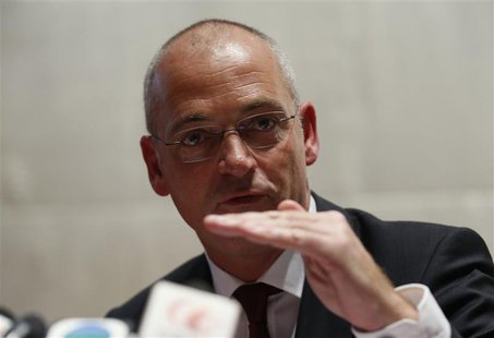 Fonterra Chief Executive Theo Spierings speaks at a news conference in Beijing August 5, 2013. REUTERS/Kim Kyung-Hoon Fonterra Chief Executive Theo Spierings speaks at a news conference in Beijing August 5, 2013. REUTERS/Kim Kyung-Hoon