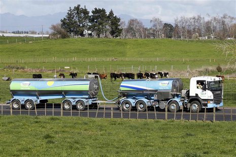 A Fonterra milk tanker arrives to Fonterra's Te Rapa plant near Hamilton August 6, 2013. REUTERS/Nigel Marple A Fonterra milk tanker arrives to Fonterra's Te Rapa plant near Hamilton August 6, 2013. REUTERS/Nigel Marple
