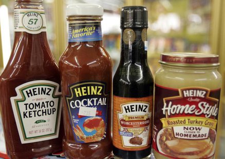A variety of Heinz products are seen at a convenience store in Golden, Colorado February 28, 2006. REUTERS/Rick Wilking A variety of Heinz products are seen at a convenience store in Golden, Colorado February 28, 2006. REUTERS/Rick Wilking