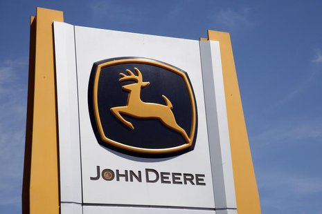 A John Deere sign is seen outside a dealer in Frederick, Colorado August 18, 2010. REUTERS/Rick Wilking A John Deere sign is seen outside a dealer in Frederick, Colorado August 18, 2010. REUTERS/Rick Wilking