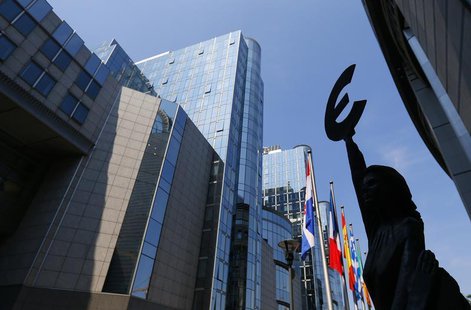 A statue symbolising European unity is seen outside the European Parliament in Brussels July 8, 2013. REUTERS/Yves Herman A statue symbolising European unity is seen outside the European Parliament in Brussels July 8, 2013. REUTERS/Yves Herman