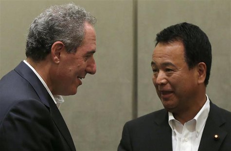 U.S. Trade Representative Michael Froman (L) talks with Japan's Economics Minister Akira Amari before their luncheon in Tokyo August 19, 201 U.S. Trade Representative Michael Froman (L) talks with Japan's Economics Minister Akira Amari before their luncheon in Tokyo August 19, 201