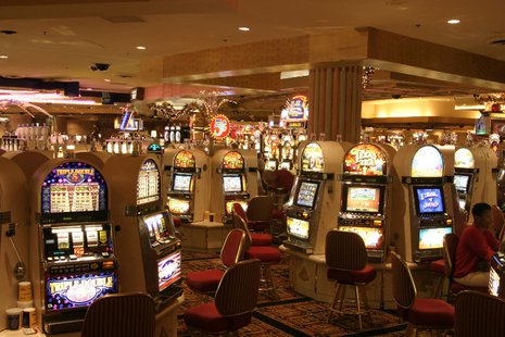 Casino gaming (Photo by: Nadavspi/Creative Commons). Casino gaming (Photo by: Nadavspi/Creative Commons).