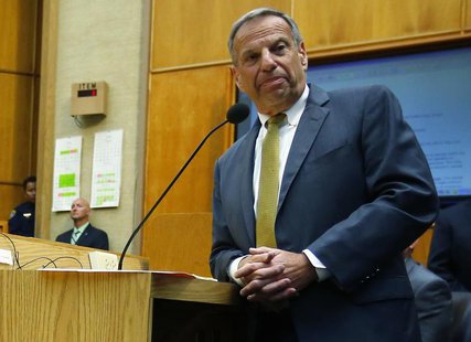 San Diego Mayor Bob Filner looks back at a crowd of supporters as he addresses a special meeting of the San Diego City Council after resigni San Diego Mayor Bob Filner looks back at a crowd of supporters as he addresses a special meeting of the San Diego City Council after resigni