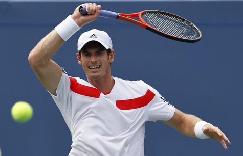 Andy Murray of Britain hits a return to Florian Mayer of Germany at the U.S. Open tennis championships in New York September 1, 2013. REUTER Andy Murray of Britain hits a return to Florian Mayer of Germany at the U.S. Open tennis championships in New York September 1, 2013. REUTER