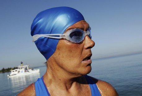 U.S. long-distance swimmer Diana Nyad is pictured before attempting to swim to Florida from Havana August 31, 2013. REUTERS/Enrique De La Os U.S. long-distance swimmer Diana Nyad is pictured before attempting to swim to Florida from Havana August 31, 2013. REUTERS/Enrique De La Os