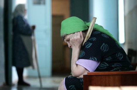 Residents are seen in a senior citizens' home in Svetlograd, about 100 km (62 miles) from Russia's southern city of Stavropol April 1, 2009. Residents are seen in a senior citizens' home in Svetlograd, about 100 km (62 miles) from Russia's southern city of Stavropol April 1, 2009.