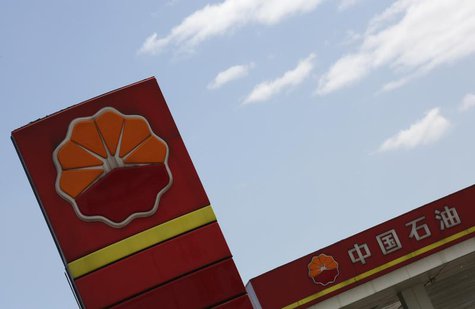 PetroChina's logo are seen at its gas station in Beijing, August 29, 2013. REUTERS/Kim Kyung-Hoon PetroChina's logo are seen at its gas station in Beijing, August 29, 2013. REUTERS/Kim Kyung-Hoon