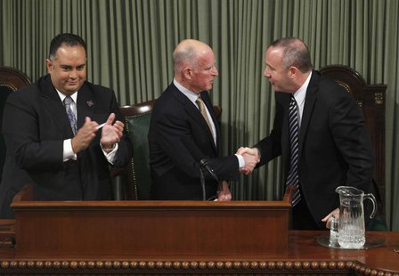California Governor Jerry Brown (C) is congratulated by Senate President pro Tempore Darrell Steinberg (R) as Assembly Speaker John Perez (L California Governor Jerry Brown (C) is congratulated by Senate President pro Tempore Darrell Steinberg (R) as Assembly Speaker John Perez (L