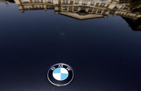 A building is reflected on the bonnet of a BMW car at a "Super Car Show" in Mumbai April 5, 2009. REUTERS/Arko Datta A building is reflected on the bonnet of a BMW car at a "Super Car Show" in Mumbai April 5, 2009. REUTERS/Arko Datta