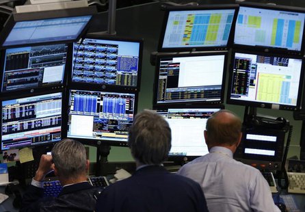 Traders work at Bloomberg terminals on the floor of the New York Stock Exchange, May 13, 2013. REUTERS/Brendan McDermid Traders work at Bloomberg terminals on the floor of the New York Stock Exchange, May 13, 2013. REUTERS/Brendan McDermid