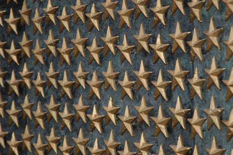 The Commemorative Area of the National World War II Memorial recognizes the sacrifice of America's WWII generation and the contribution of our allies. A field of 4,000 sculpted gold stars on the Freedom Wall commemorates the more than 400,000 Americans who gave their lives, and symbolized the sacrifice of families across the nation. (Photo from: Wikipedia Commons). The Commemorative Area of the National World War II Memorial recognizes the sacrifice of America's WWII generation and the contribution of our allies. A field of 4,000 sculpted gold stars on the Freedom Wall commemorates the more than 400,000 Americans who gave their lives, and symbolized the sacrifice of families across the nation. (Photo from: Wikipedia Commons).