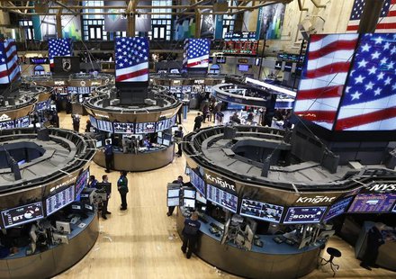 Traders work on the floor at the New York Stock Exchange just following the closing bell, March 5, 2013. REUTERS/Brendan McDermid Traders work on the floor at the New York Stock Exchange just following the closing bell, March 5, 2013. REUTERS/Brendan McDermid