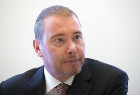 Jeffrey Gundlach, star bond investor and head of DoubleLine Capital LP, is photographed during an interview in New York May 15, 2013.REUTERS Jeffrey Gundlach, star bond investor and head of DoubleLine Capital LP, is photographed during an interview in New York May 15, 2013.REUTERS