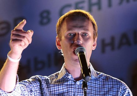 Russian opposition leader Alexei Navalny addresses supporters during a rally in Moscow, September 9, 2013. REUTERS/Tatyana Makeyeva Russian opposition leader Alexei Navalny addresses supporters during a rally in Moscow, September 9, 2013. REUTERS/Tatyana Makeyeva