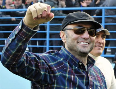 Dagestani born tycoon Suleiman Kerimov watches a soccer match between Anzhi and CSKA in Makhachkala December 2, 2012. REUTERS/Sergei Rasulov Dagestani born tycoon Suleiman Kerimov watches a soccer match between Anzhi and CSKA in Makhachkala December 2, 2012. REUTERS/Sergei Rasulov