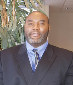 Dr. Lonnie Duncan works with students at WMU Dr. Lonnie Duncan works with students at WMU