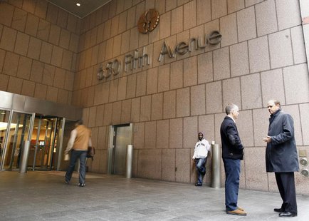 The main entrance of 650 Fifth Avenue in the midtown Manhattan section of New York, November13, 2009. REUTERS/Brendan McDermid The main entrance of 650 Fifth Avenue in the midtown Manhattan section of New York, November13, 2009. REUTERS/Brendan McDermid