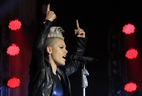 U.S. singer Pink performs during a concert in Munich September 14, 2012. REUTERS/Michaela Rehle U.S. singer Pink performs during a concert in Munich September 14, 2012. REUTERS/Michaela Rehle