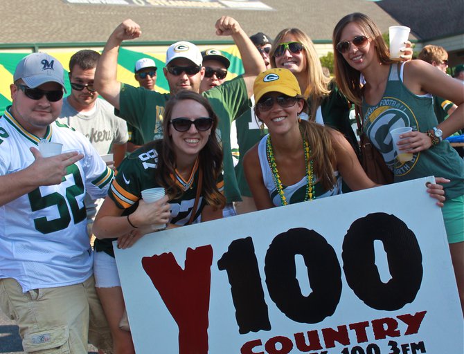 Y100 Preseason Tailgate Parties in the Summer Sun
