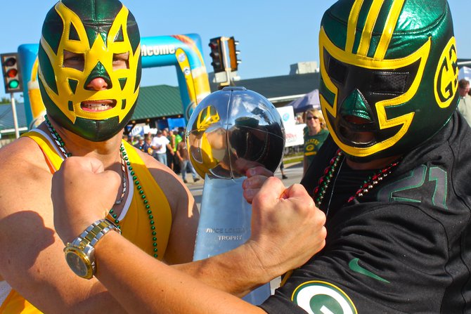 Y100 Preseason Tailgate Parties in the Summer Sun