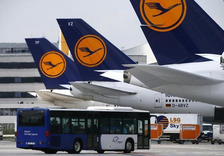 Lufthansa aircrafts sit on the tarmac at Frankfurt airport July 12, 2013. REUTERS/Ralph Orlowski Lufthansa aircrafts sit on the tarmac at Frankfurt airport July 12, 2013. REUTERS/Ralph Orlowski