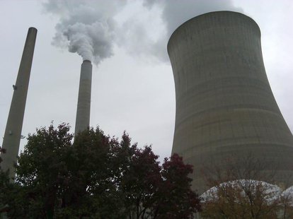 The American Electric Power Company's cooling tower at their Mountaineer plant is shown in New Haven, West Virginia October 27, 2009. REUTER The American Electric Power Company's cooling tower at their Mountaineer plant is shown in New Haven, West Virginia October 27, 2009. REUTER