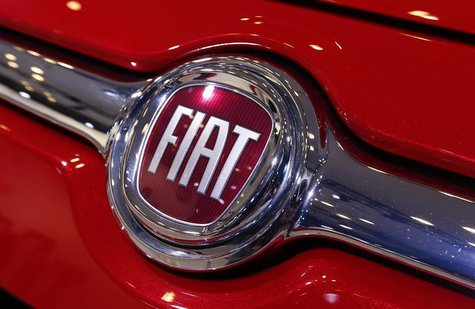 A Fiat logo is seen on a car during a press preview at the 2013 New York International Auto Show in New York, March 28, 2013. REUTERS/Mike S A Fiat logo is seen on a car during a press preview at the 2013 New York International Auto Show in New York, March 28, 2013. REUTERS/Mike S
