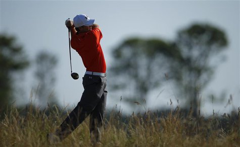 Jordan Spieth of the U.S. watches his tee shot on the 12th hole during the second round of the British Open golf Championship at Muirfield i Jordan Spieth of the U.S. watches his tee shot on the 12th hole during the second round of the British Open golf Championship at Muirfield i