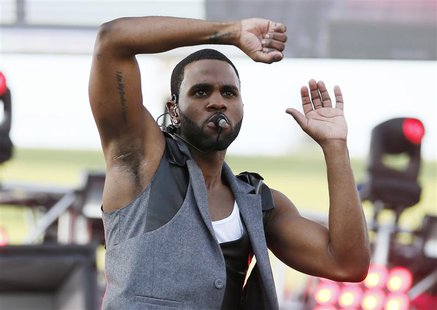 Singer Jason Derulo performs at the 2013 Wango Tango concert at the Home Depot Center in Carson, California May 11, 2013. REUTERS/Danny Molo Singer Jason Derulo performs at the 2013 Wango Tango concert at the Home Depot Center in Carson, California May 11, 2013. REUTERS/Danny Molo