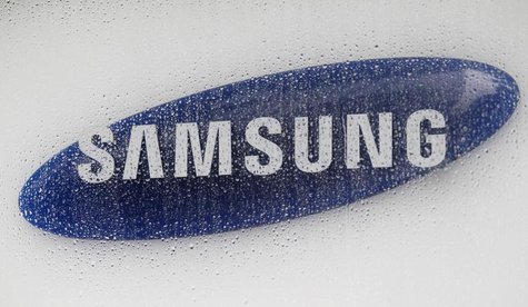 The logo of Samsung Electronics is seen at the company's headquarters in Seoul July 6, 2012. REUTERS/Lee Jae-Won The logo of Samsung Electronics is seen at the company's headquarters in Seoul July 6, 2012. REUTERS/Lee Jae-Won